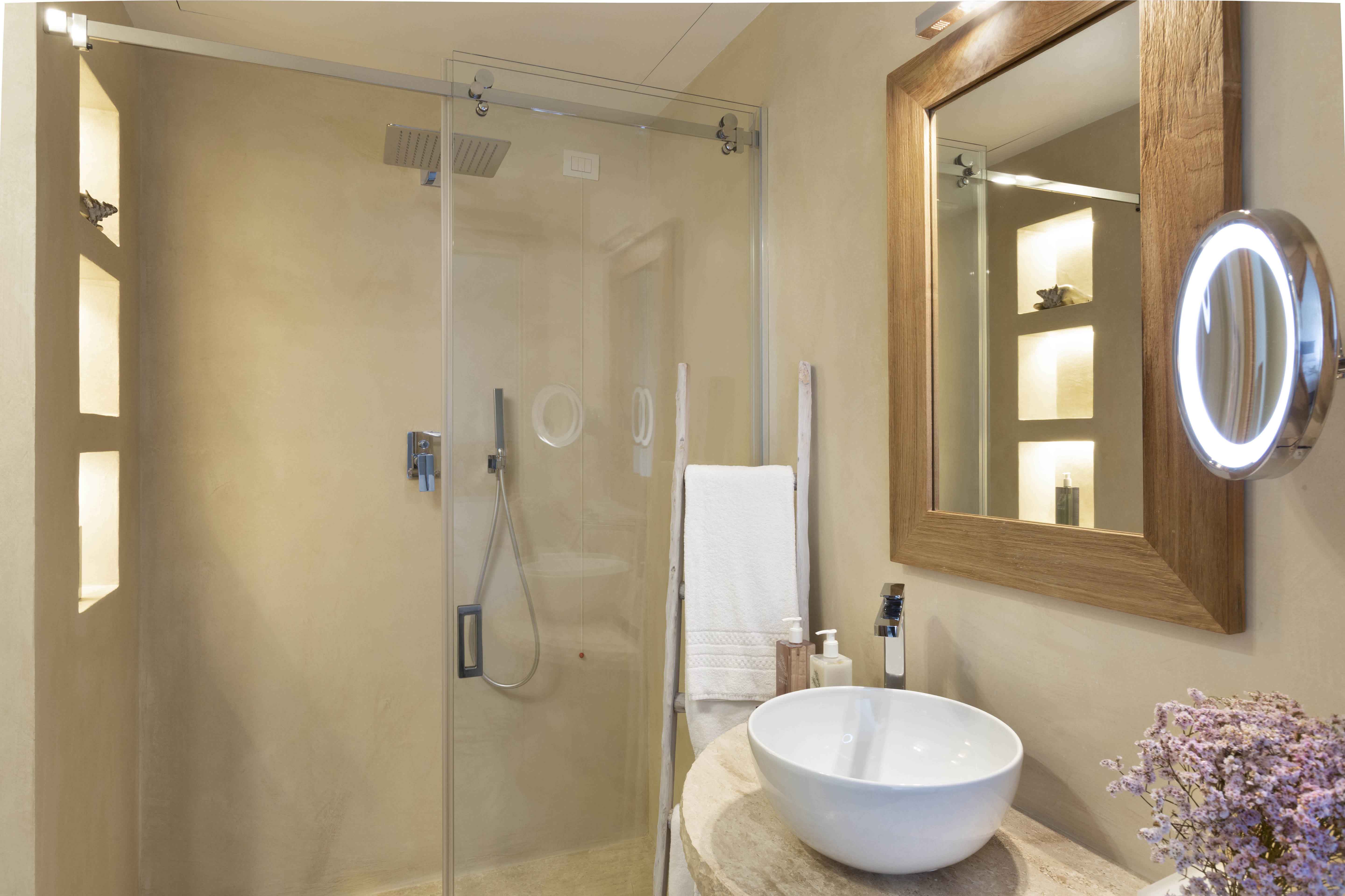 Luxury Pool Suite Second Bathroom Gabbiano Azzurro Sardinia