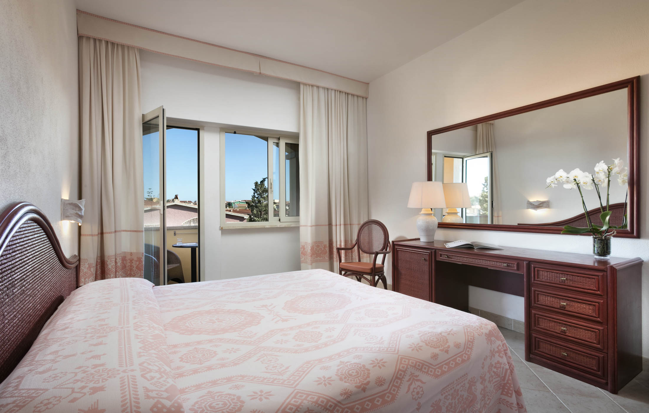 gabbiano-azzurro-hotel-suites-golfo-aranci-sardinia-classic-village-view-room