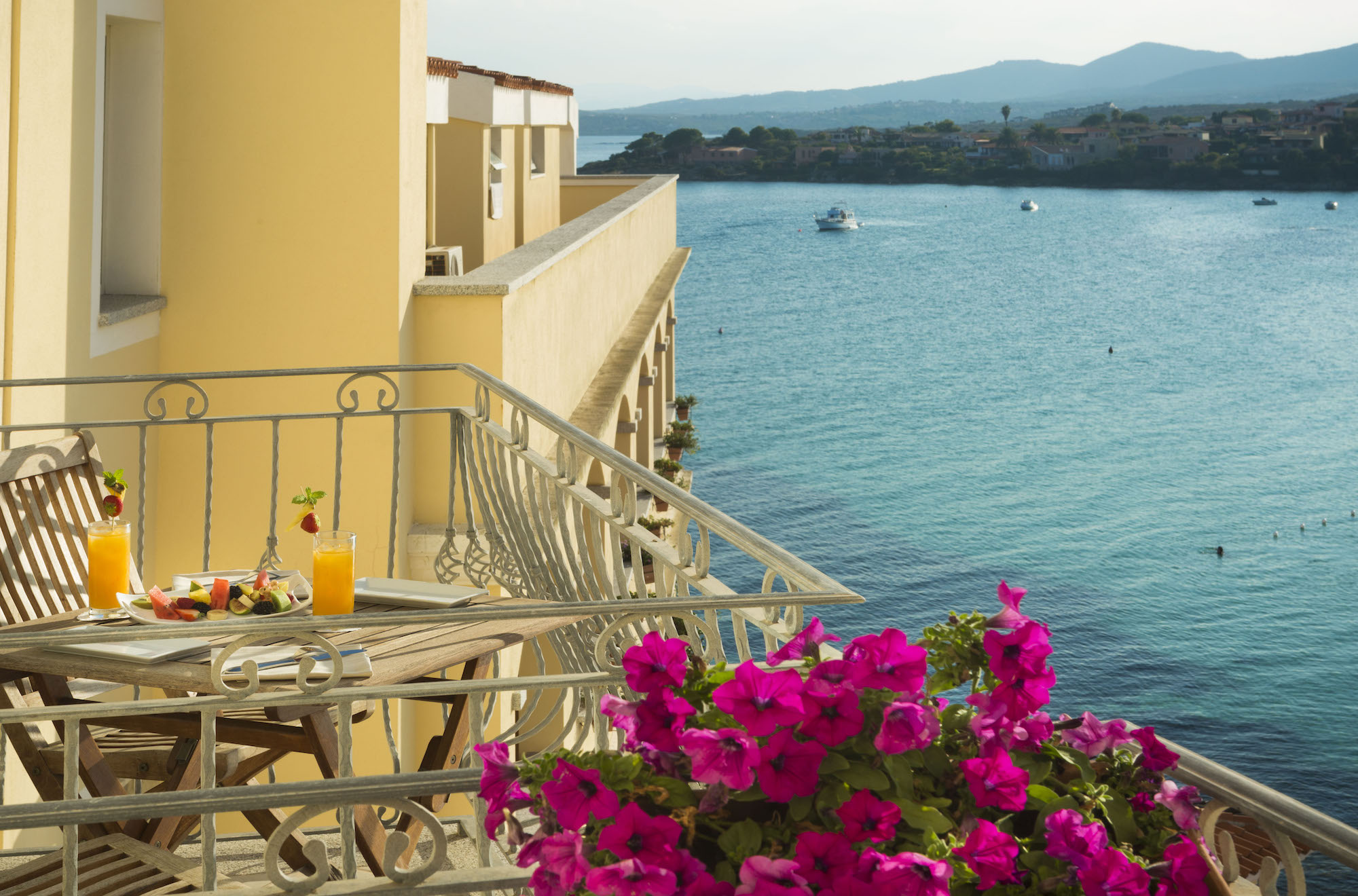 gabbiano-azzurro-hotel-golfo-aranci-sardinia-Junior-Suite-Cala-Moresca-balcony