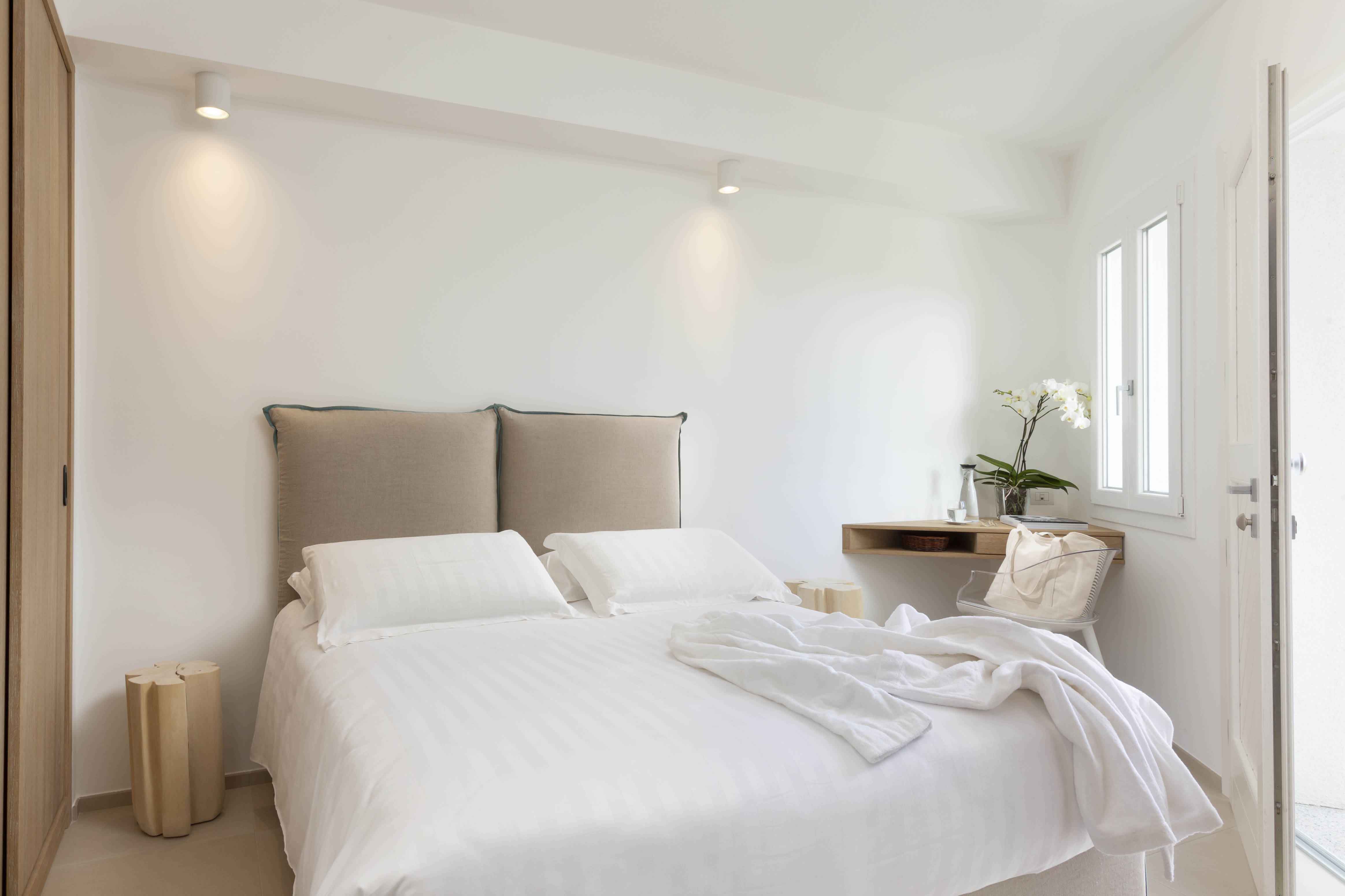 Luxury Pool Suite Second Bedroom Gabbiano Azzurro Sardinia