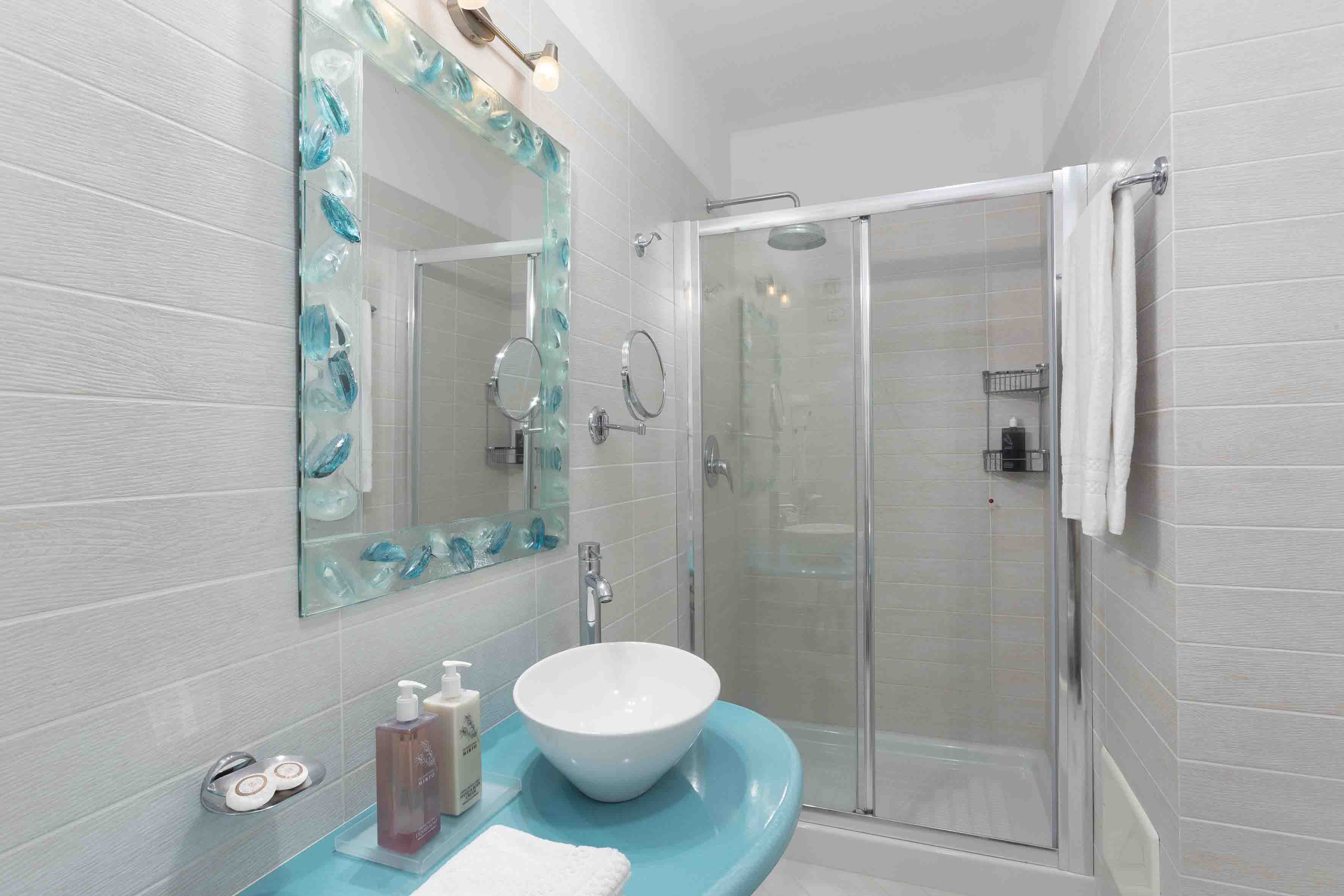 Charming Suite Gabbiano Azzurro Hotel Sardegna Main Bathroom